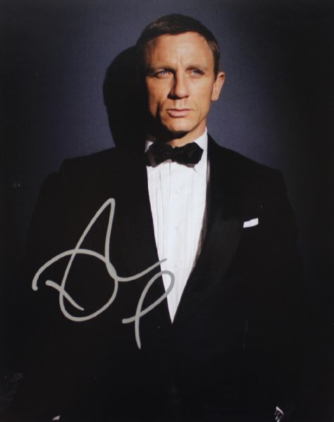 Daniel Craig Signed 8" x 10" Color Photo (JSA)
