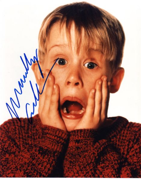 Macaulay Culkin Signed 8" x 10" Photo from "Home Alone"