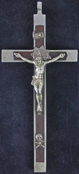 Impressive Linda Blair Used Crucifix From The Exorcist w/ Photo-match! (Production Asseet Procurement)