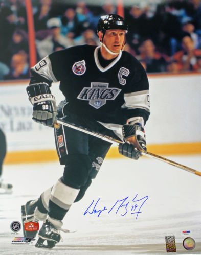 Wayne Gretzky Signed 16" x 20" Color Photo - PSA/DNA Graded GEM MINT 10!