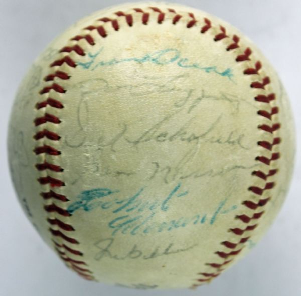 1962 Pittsburgh Pirates Team Signed ONL Baseball w/ Clemente & 26 Others! (JSA)