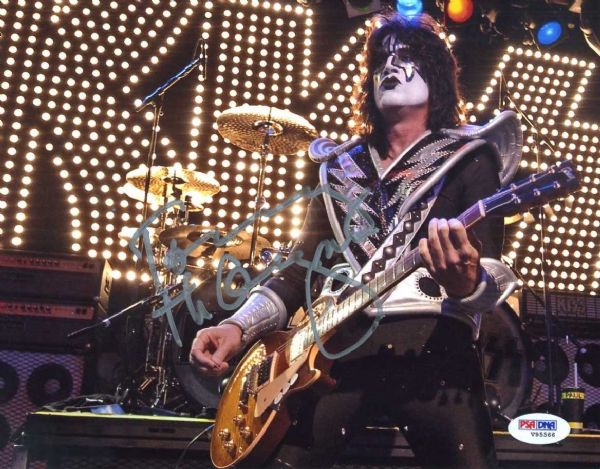 Kiss: Tommy Thayer Signed 8" x 10" Color Photo (PSA/DNA)