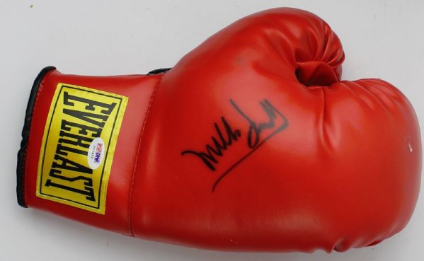 Mills Lane Signed Red Everlast Boxing Glove (PSA/DNA)
