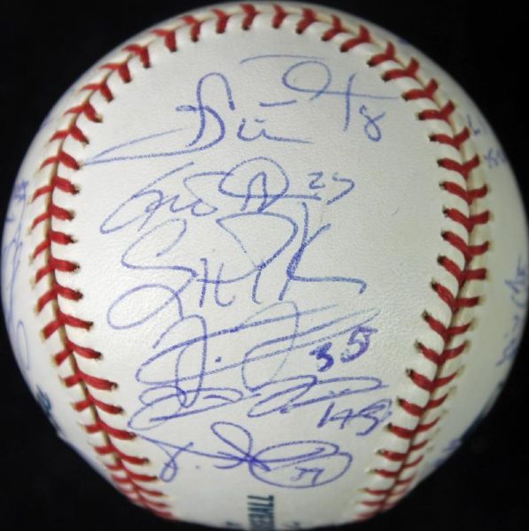 White Sox 2005 World Series Team Signed (25) OML Baseball (PSA/DNA)