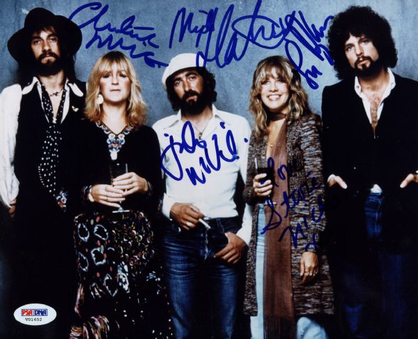 Stunning Fleetwood Mac Band Signed 8" x 10" Photo w/ 5 Signatures (PSA/DNA)