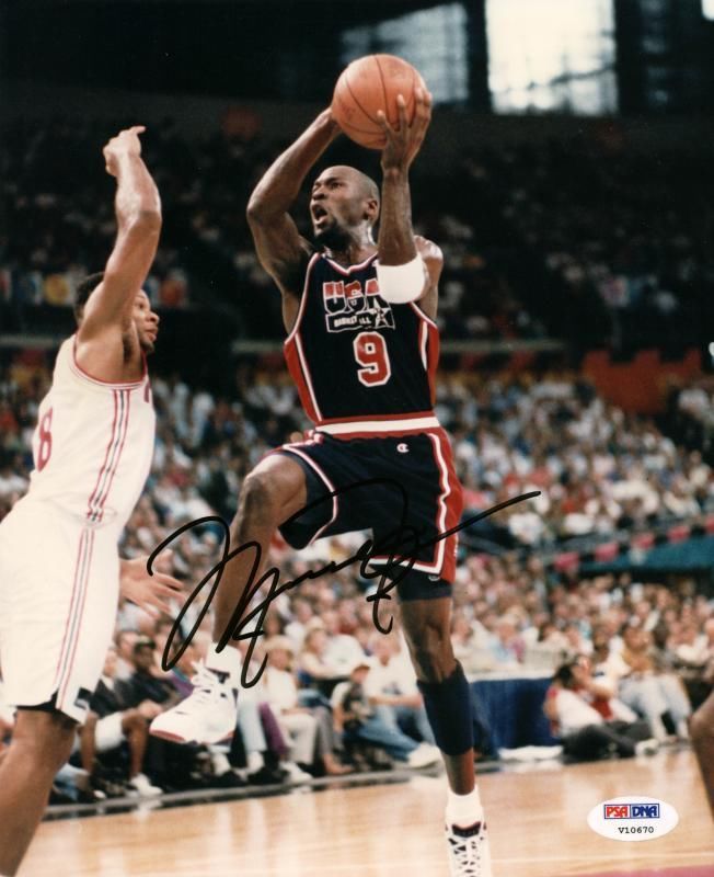 Lot Detail - Michael Jordan Signed "Dream Team" 1992 Olympics 8" x 10