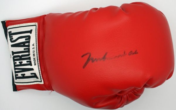 Muhammad Ali Signed Red Everlast Boxing Glove w/ Desirable Pre-Parkinson Signature! (JSA)