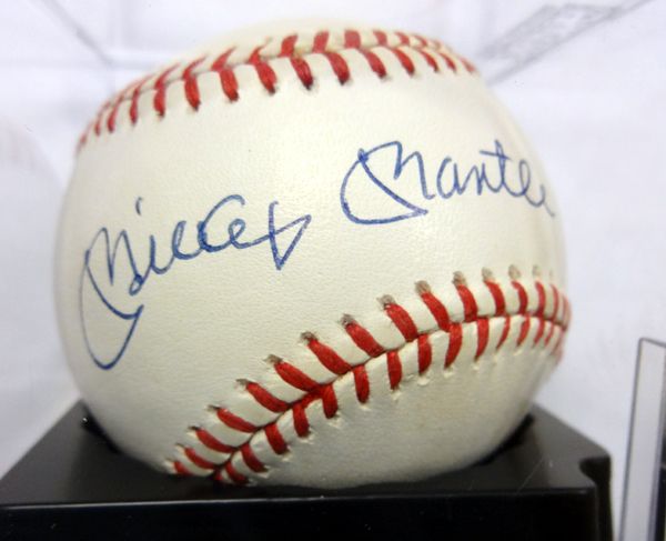 Mickey Mantle Superb Signed OAL (Brown) Baseball Graded 8.5 (PSA/DNA)
