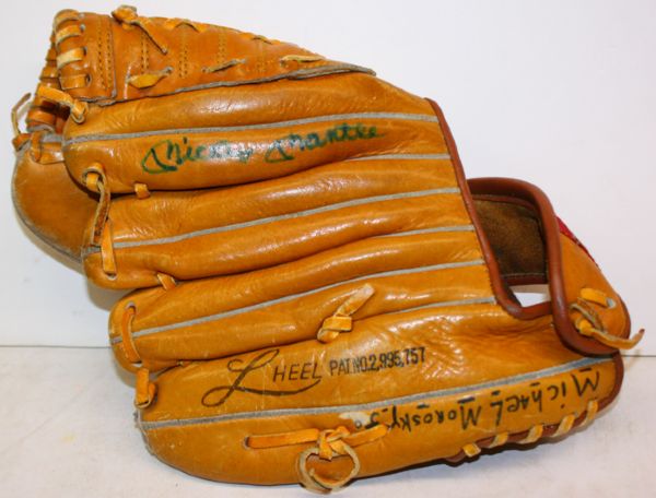 Mickey Mantle Rare Single Signed Baseball Glove (PSA/DNA)