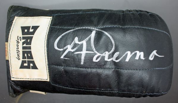 George Foreman Signed Vintage Training Glove (PSA/JSA Guaranteed)