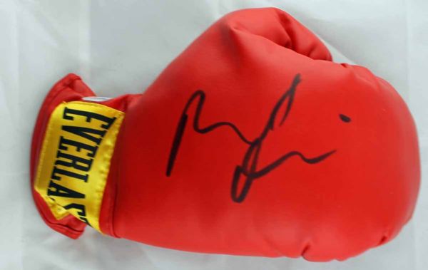 Robert DeNiro Signed Red Everlast Boxing Glove (PSA/DNA)