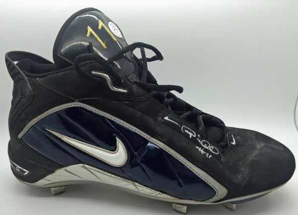 Gary Sheffield Signed & Game Used Yankee Cleat (PSA/DNA & Player Holo)