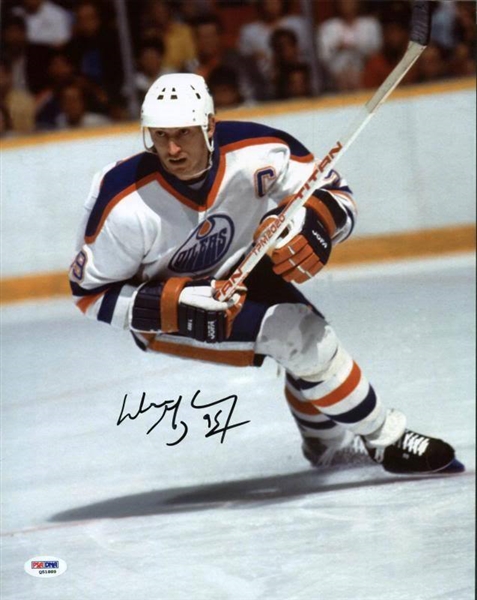 Wayne Gretzky Signed 11" x 14" Color Photo - PSA/DNA Graded GEM MINT 10!
