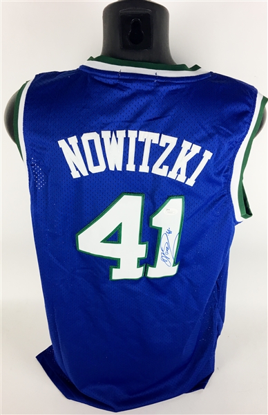 Dirk Nowitzki Signed Mitchell & Ness Rookie-Style Dallas Mavericks Jersey (JSA)