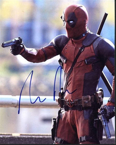 Ryan Reynolds Signed 8" x 10" Photo from "Deadpool" (BAS/Beckett)