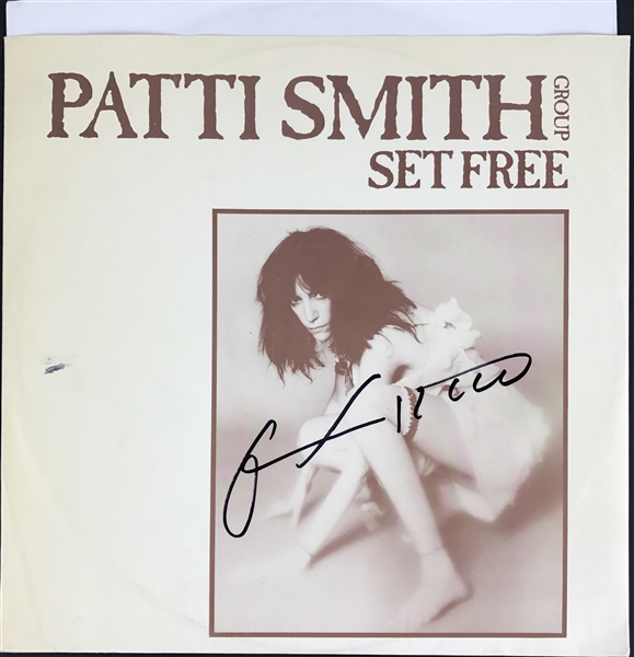 Patti Smith Signed "Set Free" Record Album (Beckett/BAS Guaranteed)