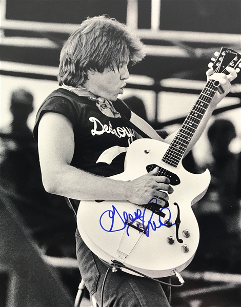 George Thorogood In-Person Signed 11" x 14" B&W Concert Photo (Beckett/BAS Guaranteed)