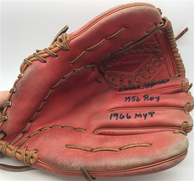 Frank Robinson Signed & Inscribed Full Size Baseball Glove (PSA/DNA)