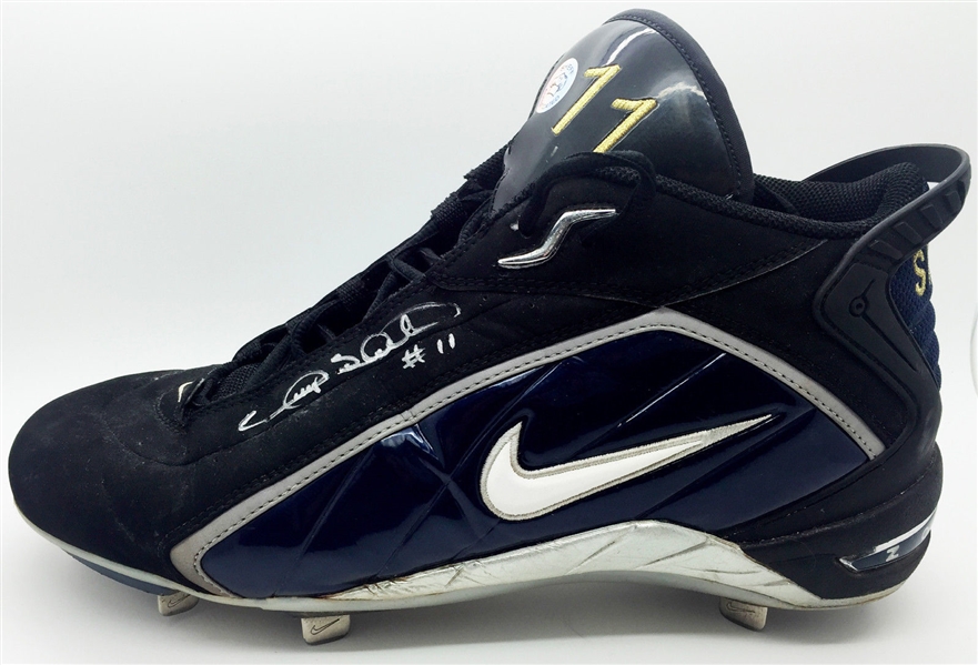 Gary Sheffield Signed & Game Used/Worn 2004-06 Yankees Baseball Cleat (PSA/DNA)