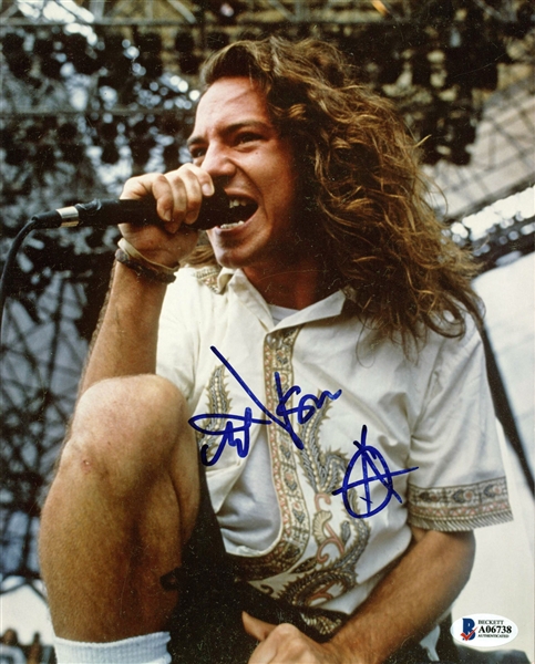 Pearl Jam: Eddie Vedder Signed 8" x 10" Photograph (BAS/Beckett)