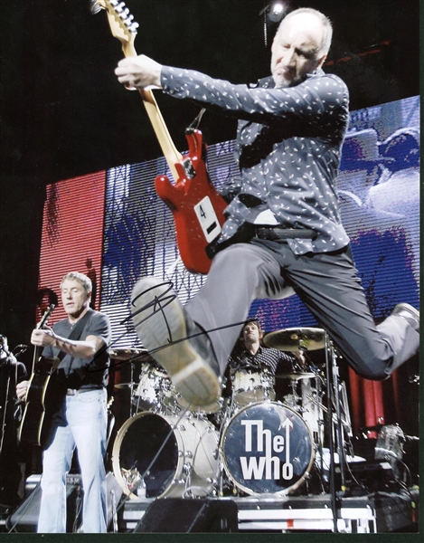Pete Townshend Signed 11" x 14" On-Stage Photograph (Beckett/BAS Guaranteed)