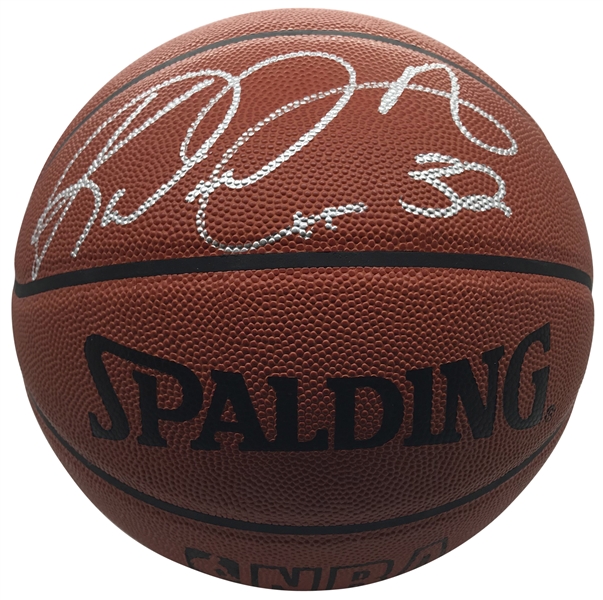 Karl Malone Near-Mint Signed Official NBA Leather Basketball (Beckett/BAS Guaranteed)