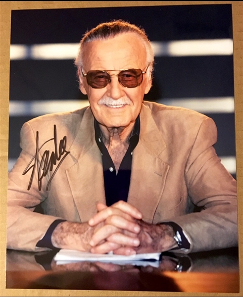 Stan Lee Signed 8" x 10" Color Photograph (Beckett/BAS Guaranteed)