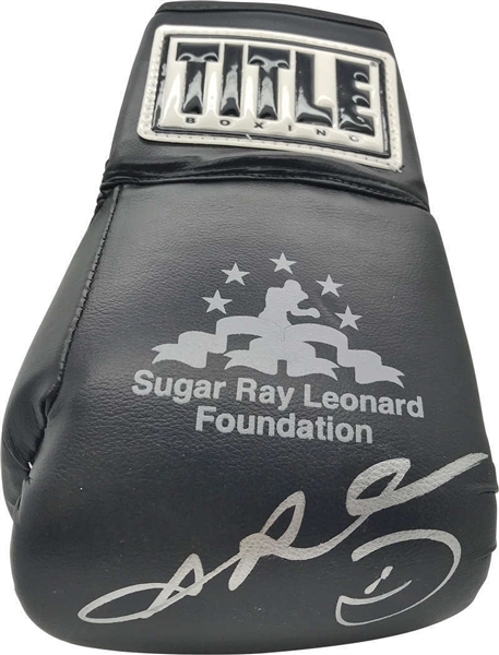 Sugar Ray Leonard Signed Title Boxing Glove (Beckett/BAS)