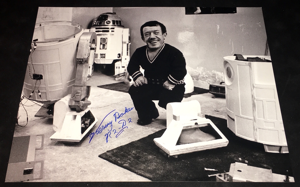 R2-D2: Kenny Baker Signed 11" x 14" Photograph (BAS/Beckett Guaranteed)