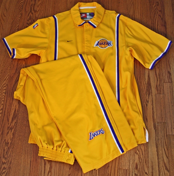 1998-99 Kobe Bryant Game Worn Warm Up Suit from Lakers Last Game at Great Western Forum (DC Sports)