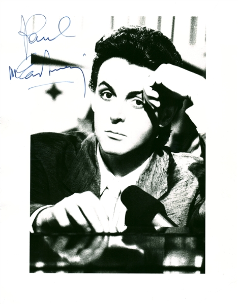 The Beatles: Paul McCartney Signed 9.5" x 12" Photograph (Beckett/BAS Guaranteed)