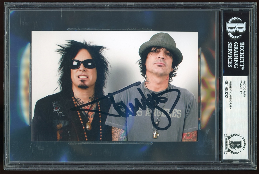 Tommy Lee Signed 6" x 9" Photo (Beckett/BAS Encapsulated)