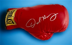 Oscar De La Hoya Hand Signed Everlast Boxing Glove (Third Party Guaranteed)