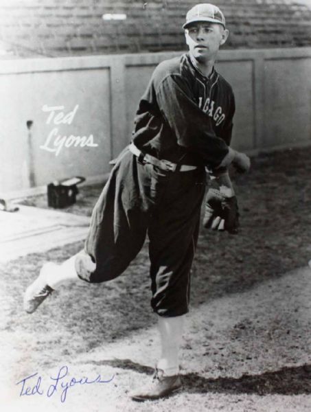 Ted Lyons Signed 8" x 10" B&W Photo