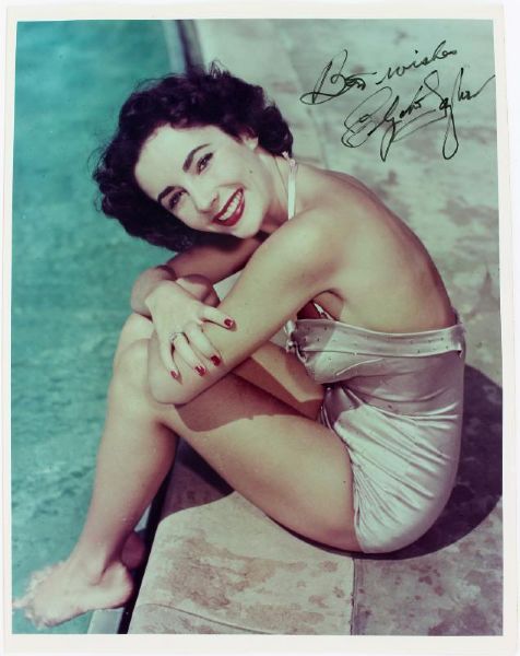 Elizabeth Taylor Superb In-Person Signed 8" x 10" Color Vintage Posed Photo (PSA/DNA)