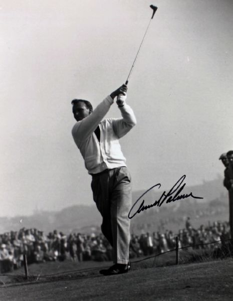 Arnold Palmer Signed 11" x 14" B&W Photo