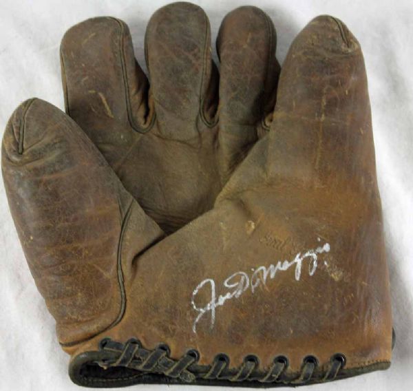 Joe DiMaggio Signed Vintage Baseball Glove (JSA)