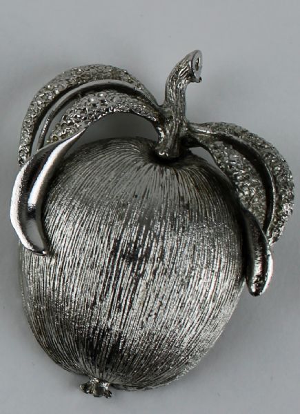 "Seinfeld" Silver Pendant Used in Production