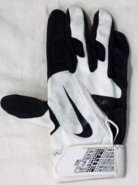 Alex Rodriguez 2011 Signed & Game Used Nike Batting Glove (PSA/DNA)