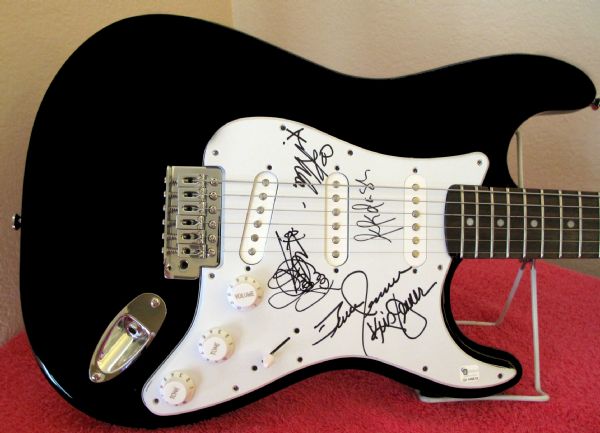 The Kardashians In-Person Cast Signed Fender Stratocaster Guitar with Bruce, Kris & Sisters