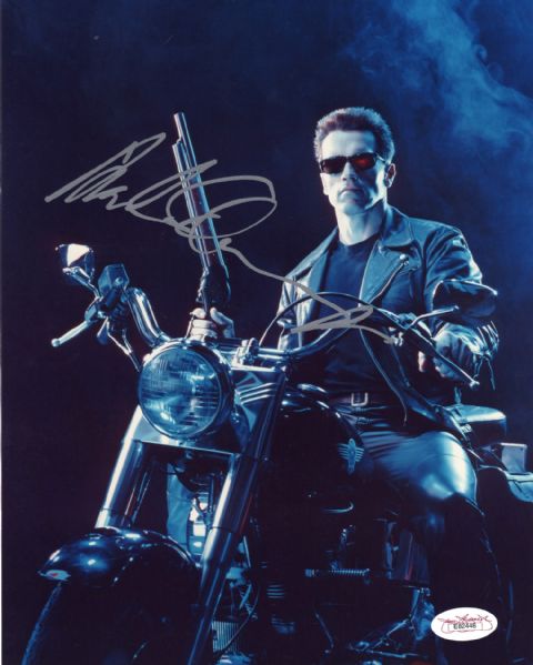 Arnold Schwarzenegger Superb Signed 8" x 10" Photo from "Terminator 2" (JSA)