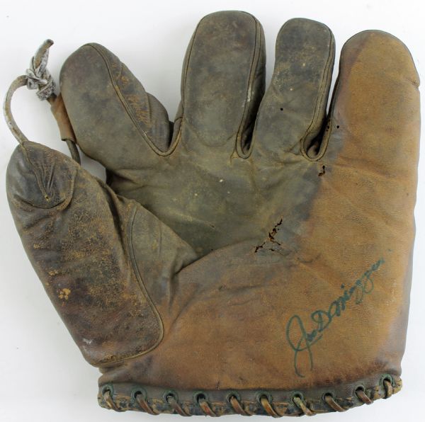 Joe DiMaggio Signed Vintage Baseball Glove (PSA/DNA)