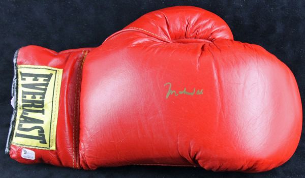 Muhammad Ali Signed Everlast Pro Model Boxing Glove