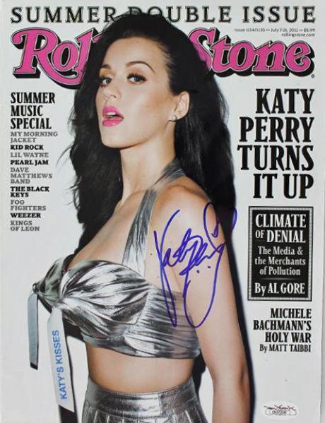 Katie Perry Sexy Signed July 2010 Rolling Stone Magazine (JSA)