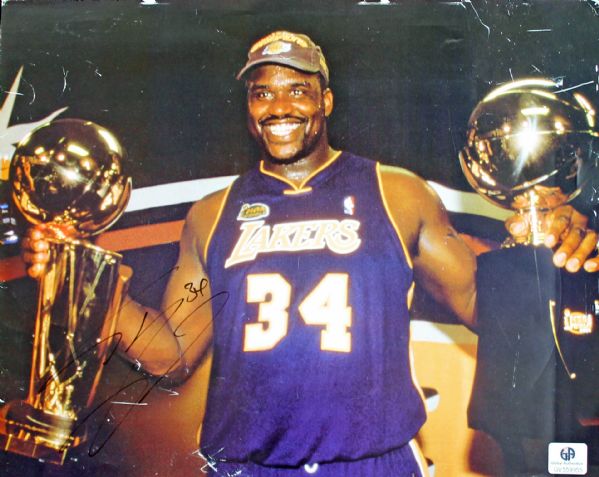 Shaquille ONeal Signed 8" x 10" Color Photo (Lakers)