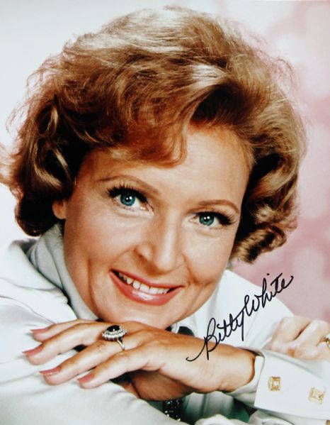 Betty White Signed 8" x 10" Colot Photo