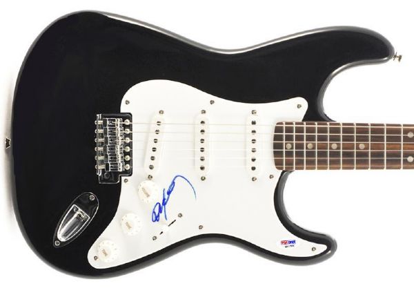 Willie Nelson Signed Strat Style Electric Guitar (PSA/DNA)