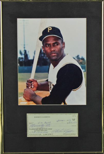 Roberto Clemente Rare Handwritten & Signed Bank Check from 1972 (Former Topps Prize Item)(PSA/DNA)