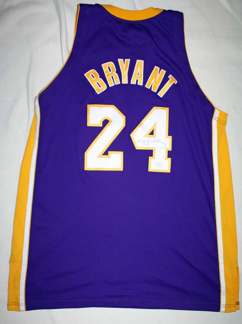 Lot Detail - 2006-07 Kobe Bryant Game Worn & Signed L.A. Lakers Jersey (DC  Sports)
