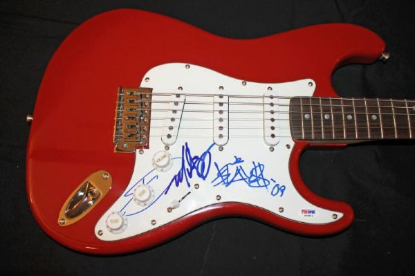 Blink 182 Group (3) Signed Electric Guitar (PSA/DNA)